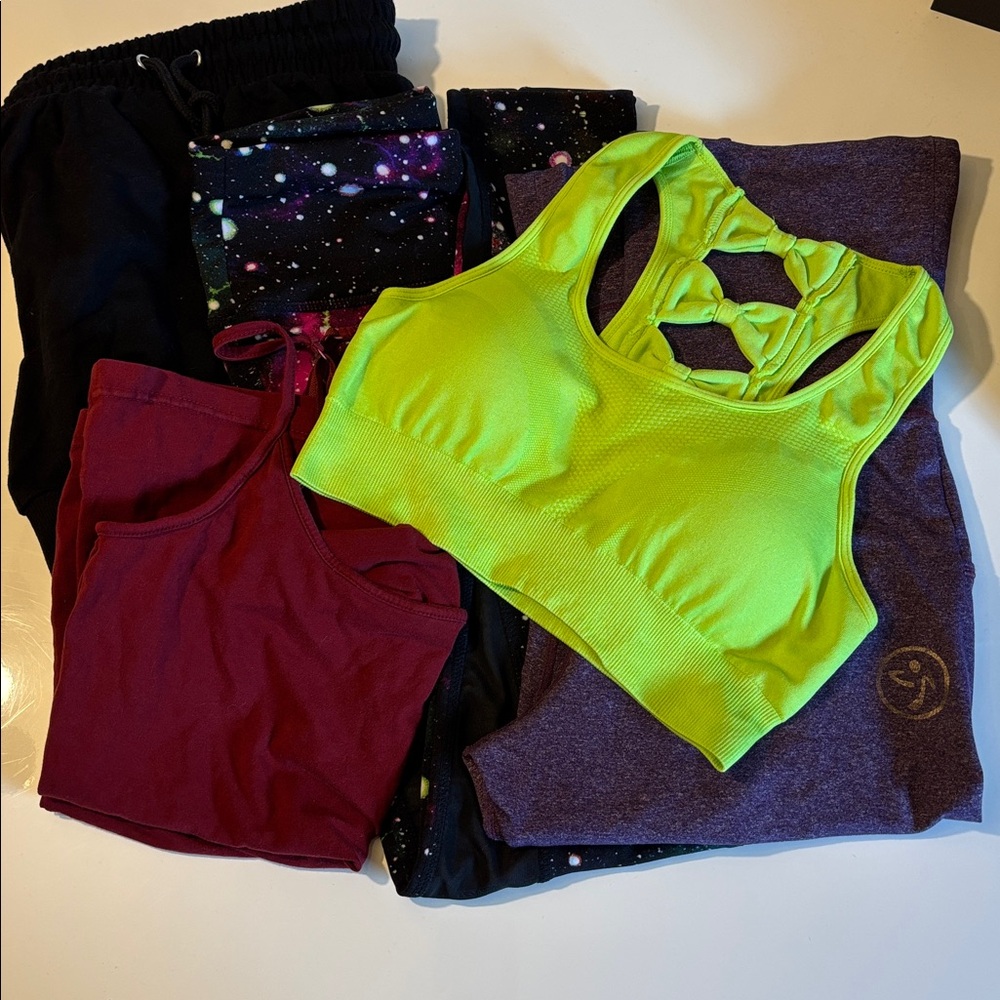 Women’s/teen bundle Active wear sz S